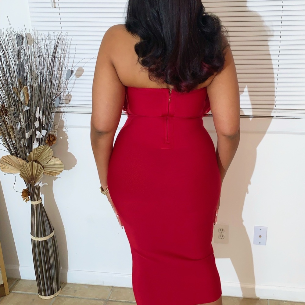 Dresses - Picture 3 of 7